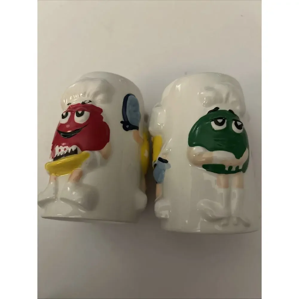 M&Ms Ceramic Salt & Pepper Shakers Red Yellow Green Mars Inc.